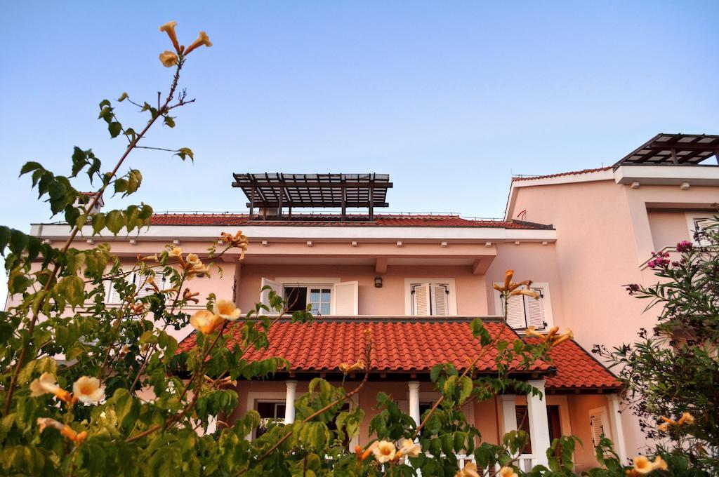Apartments Villa Marnii Kozino Exterior photo