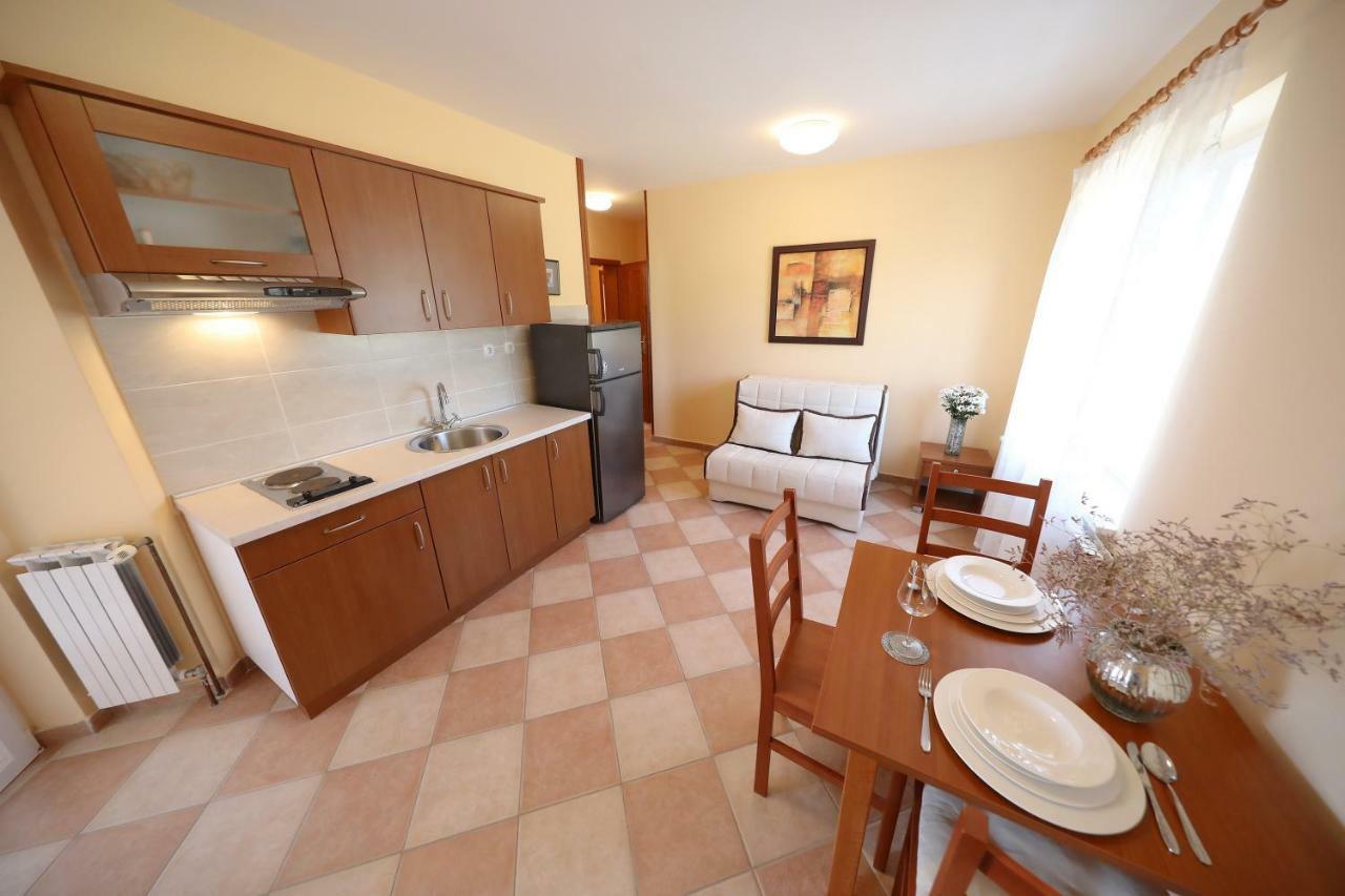 Apartments Villa Marnii Kozino Exterior photo